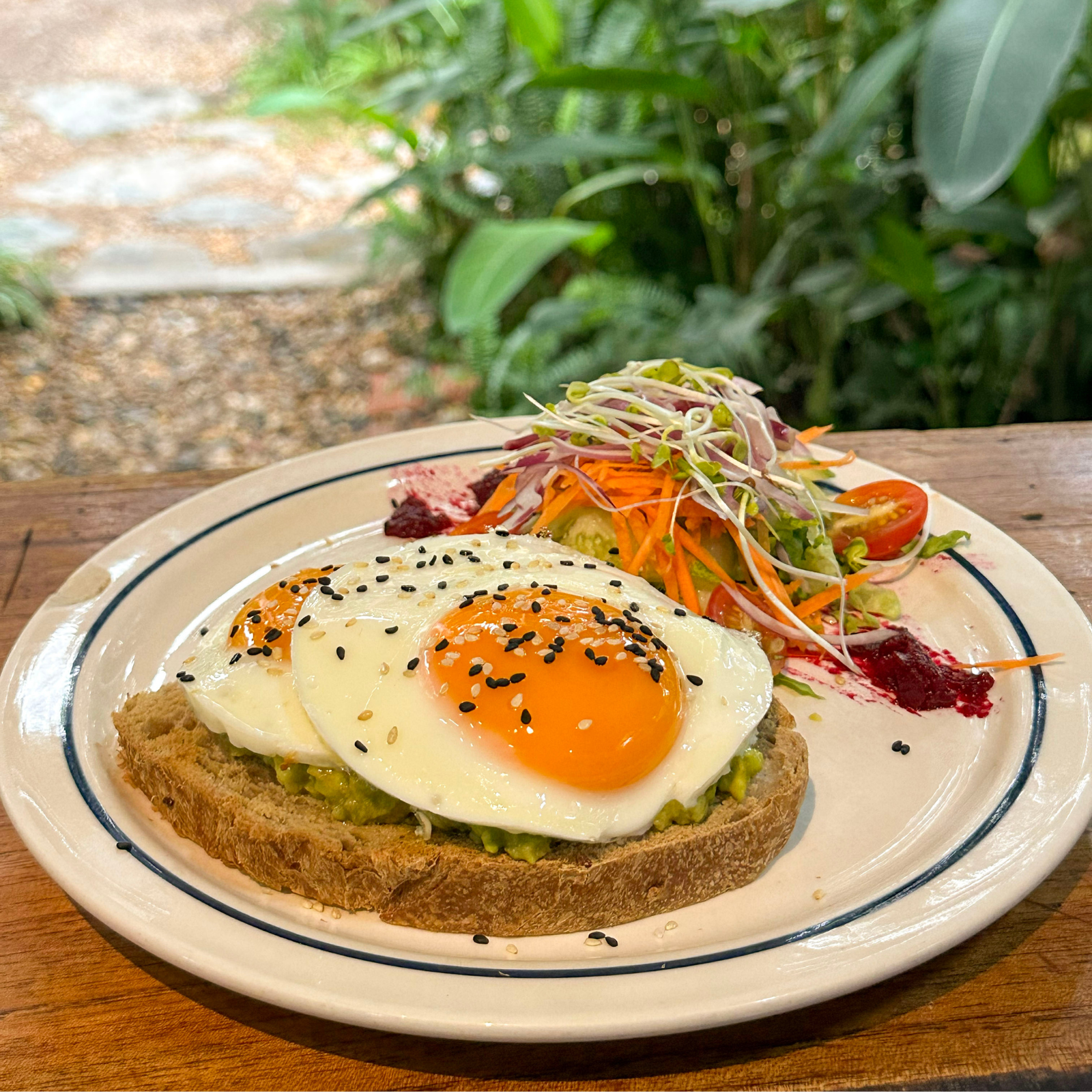 Avo & Egg on Toast