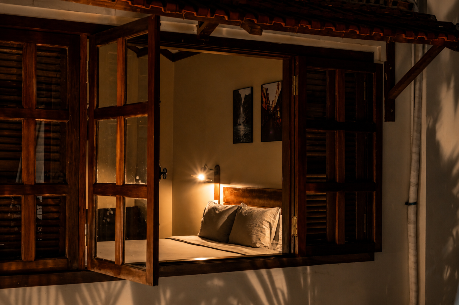 Deluxe Double Bed Private Ensuite The Laneway Hostel Ninh Binh 1