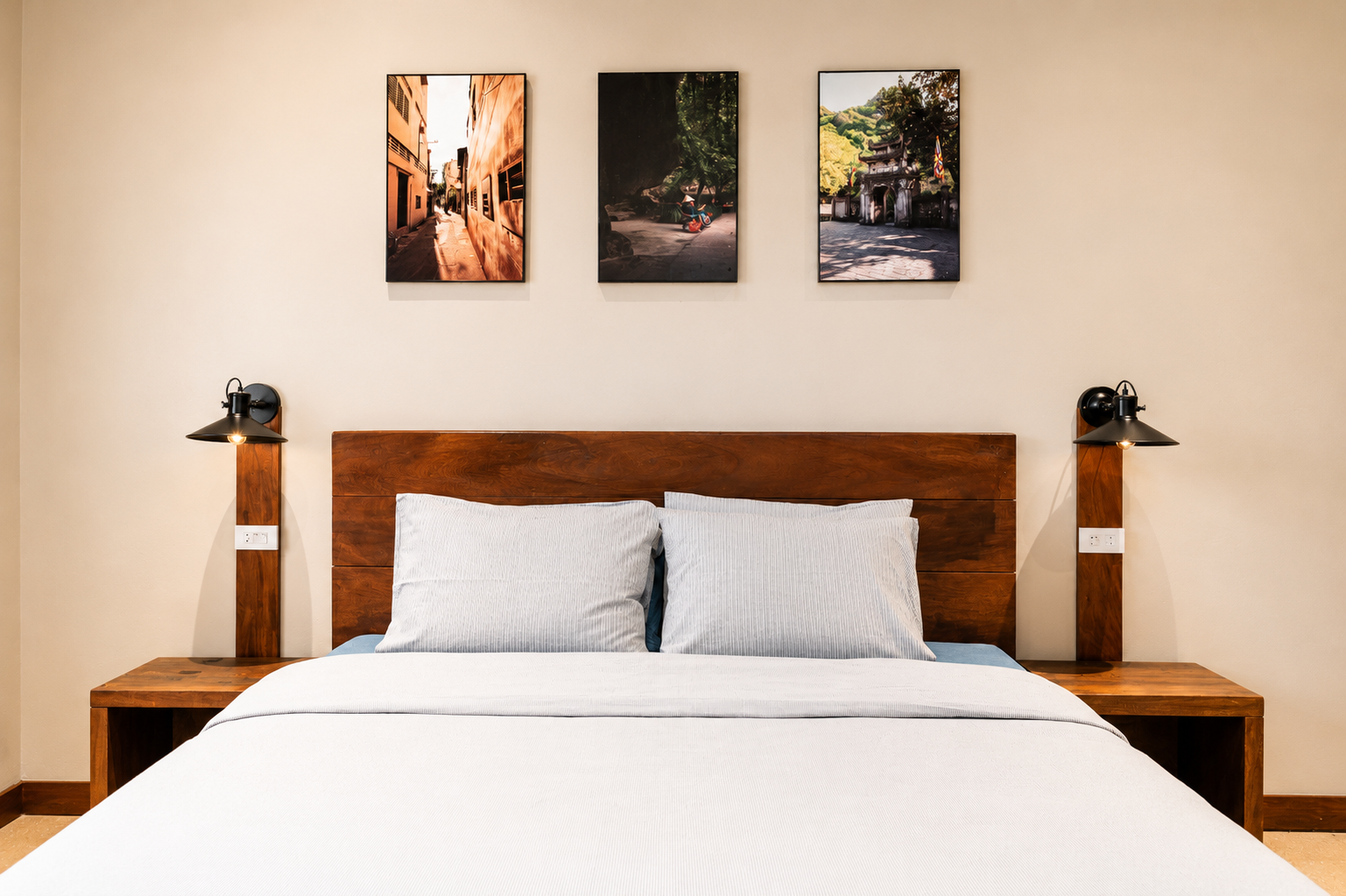 Deluxe Double Bed Private Ensuite The Laneway Hostel Ninh Binh 12