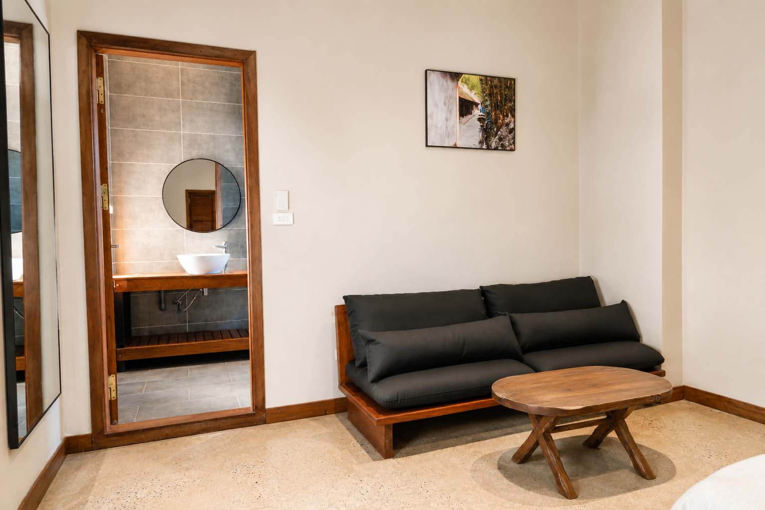 Deluxe Double Bed Private Ensuite The Laneway Hostel Ninh Binh 13