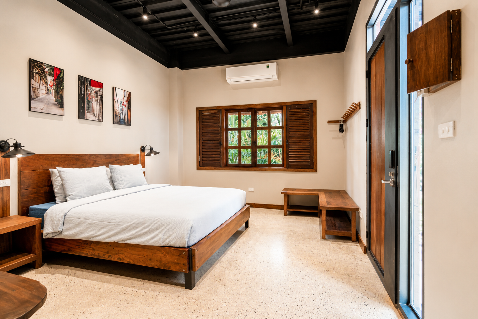 Deluxe Double Bed Private Ensuite The Laneway Hostel Ninh Binh 15