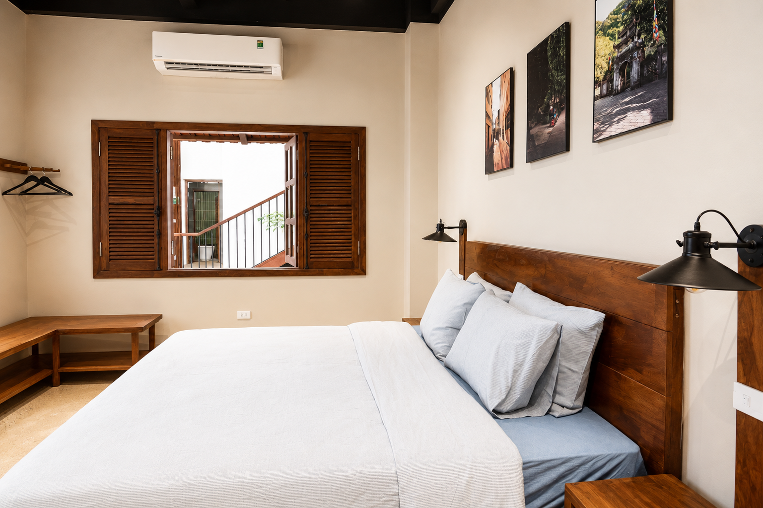 Deluxe Double Bed Private Ensuite The Laneway Hostel Ninh Binh 16