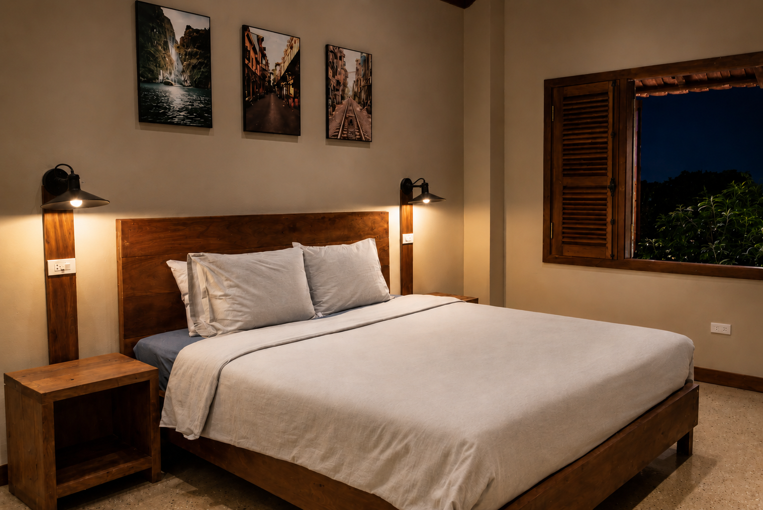 Deluxe Double Bed Private Ensuite The Laneway Hostel Ninh Binh 3