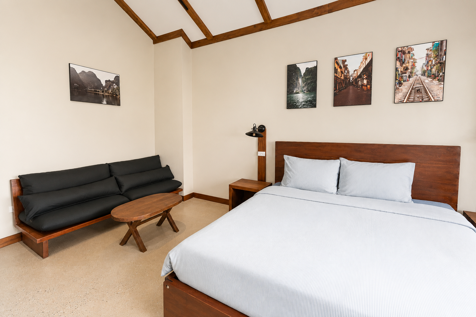 Deluxe Double Bed Private Ensuite The Laneway Hostel Ninh Binh 5