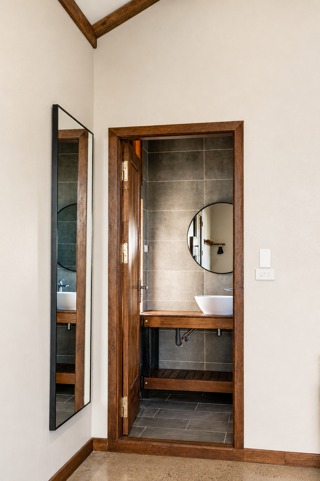 Deluxe Double Bed Private Ensuite The Laneway Hostel Ninh Binh 6