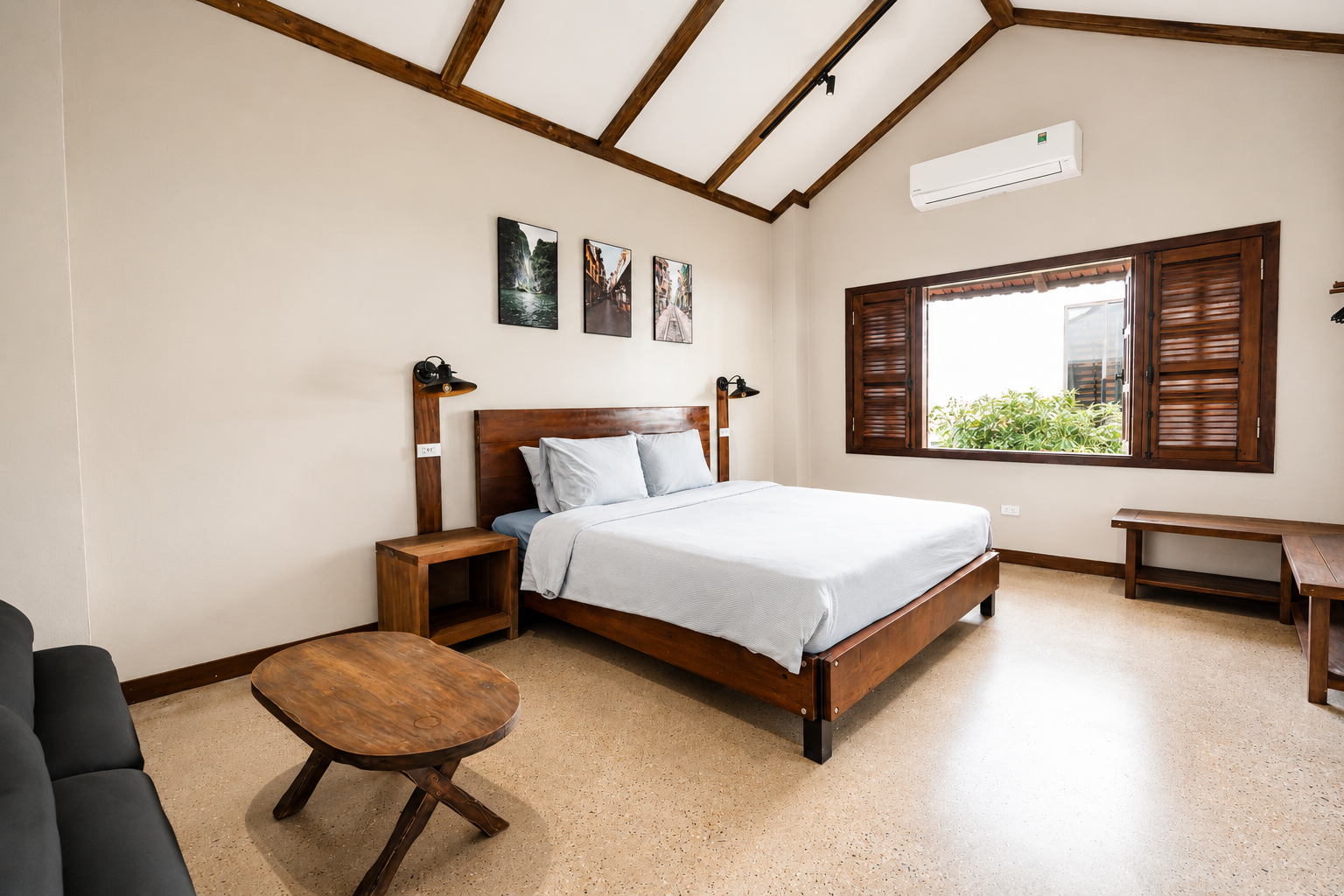 Deluxe Double Bed Private Ensuite The Laneway Hostel Ninh Binh 8